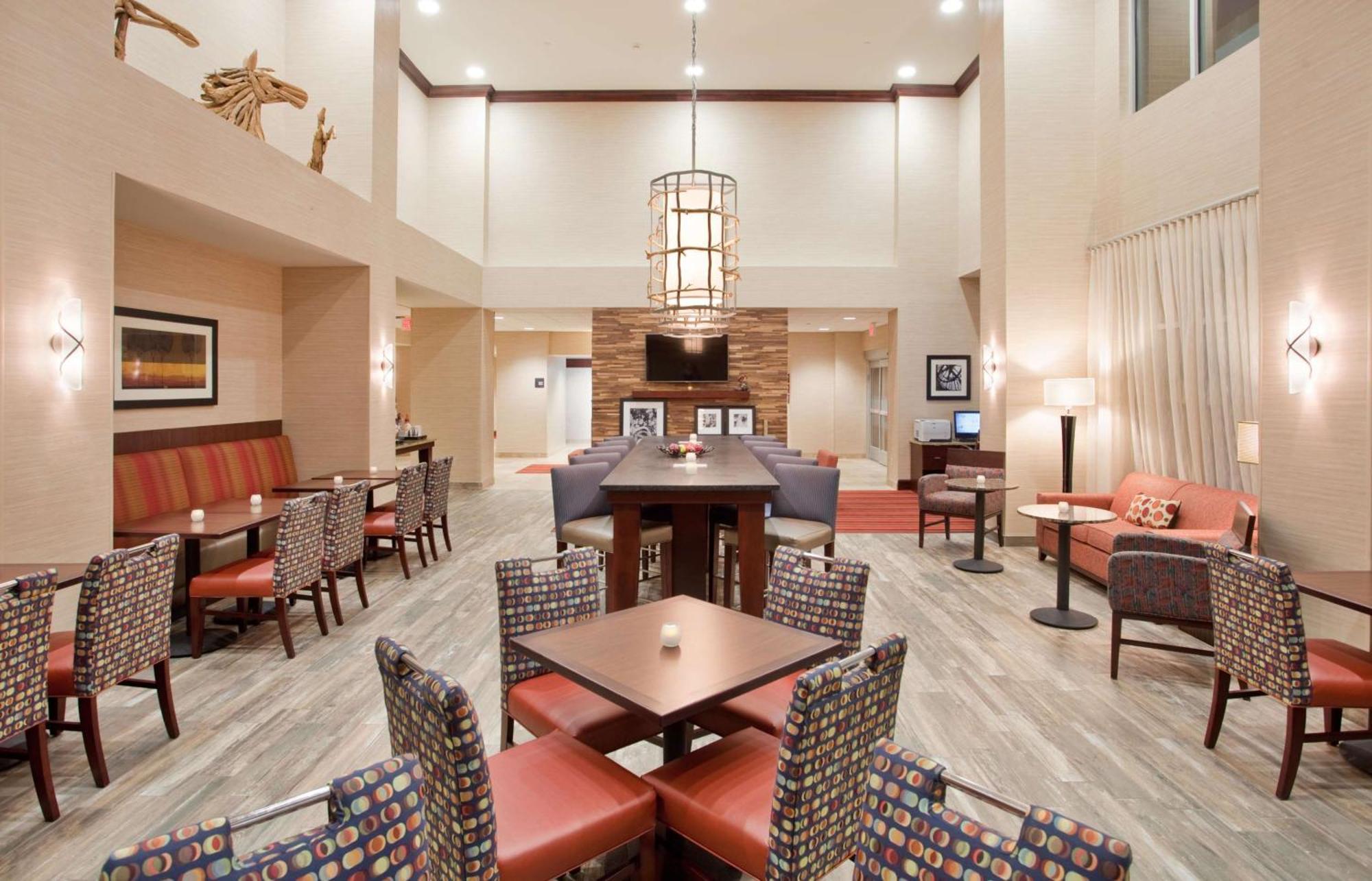 Hampton Inn & Suites Omaha Southwest-La Vista Exterior photo